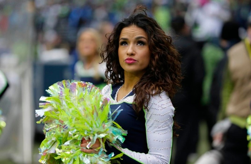 NFL: Οι Cheerleaders των Πάτριοτς και Σίχοκς (photos)
