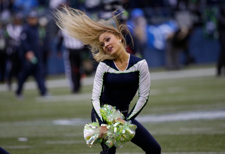 NFL: Οι Cheerleaders των Πάτριοτς και Σίχοκς (photos)
