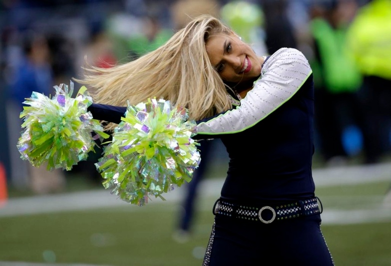 NFL: Οι Cheerleaders των Πάτριοτς και Σίχοκς (photos)