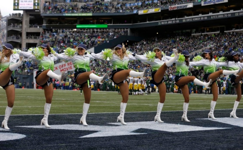 NFL: Οι Cheerleaders των Πάτριοτς και Σίχοκς (photos)