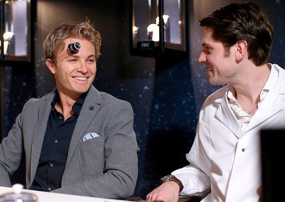 Μερσέντες: Συνάντηση Χάμιλτον, Ρόζμπεργκ με… Βενγκέρ και καλλονές (photos)