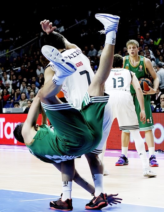 Ρεάλ Μαδρίτης – Παναθηναϊκός: Η αλητεία του Καμπάτσο στον Διαμαντίδη (video+photos)