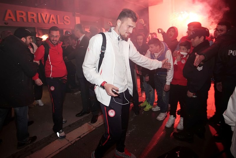 Ολυμπιακός: Αποθέωση στο Ηράκλειο (photos)