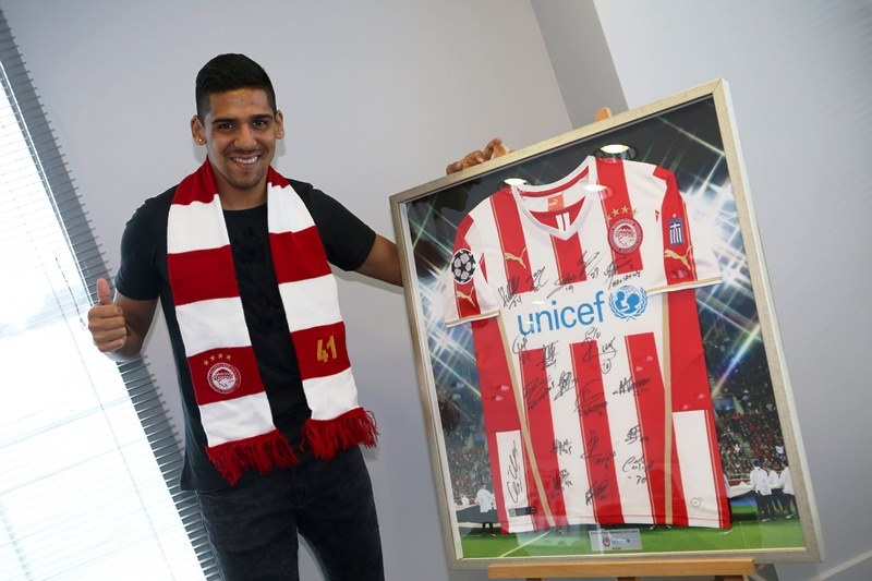 Χάρα: «Θα τα δώσω όλα για τον Ολυμπιακό» (photos)