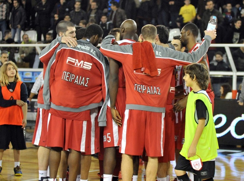 Ολυμπιακός: «Κόκκινη» η Περιβόλα (photos)