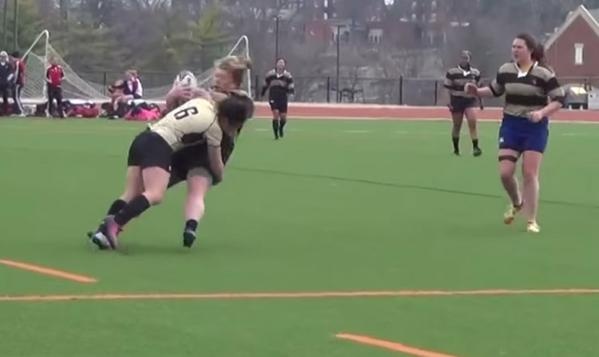 Ράγκμπι: Παίκτρια… πλακώνει τις αντίπαλές της! (video)