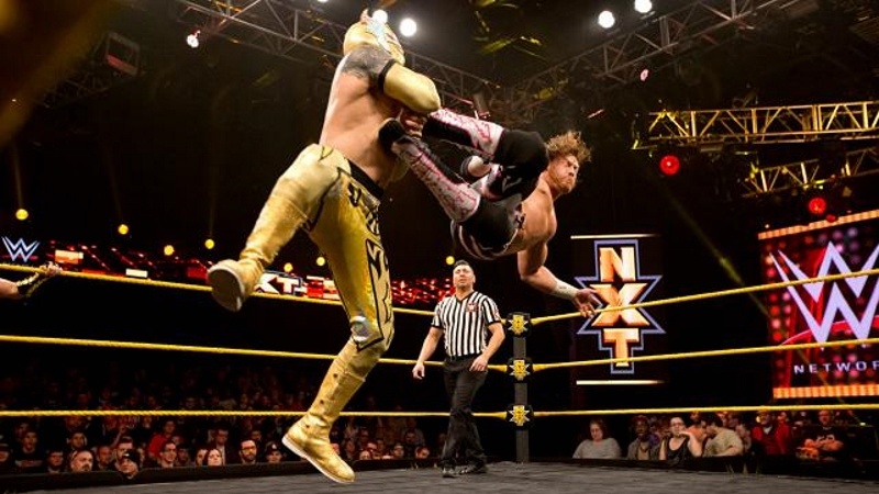 NXT: Υπογραφές και νέοι πρωταθλητές (photos+videos)