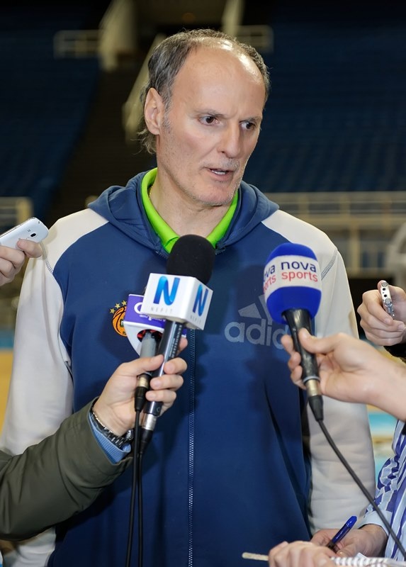 Ιβάνοβιτς: «Kόσμος και άμυνα δίνουν τη νίκη!» (photos)