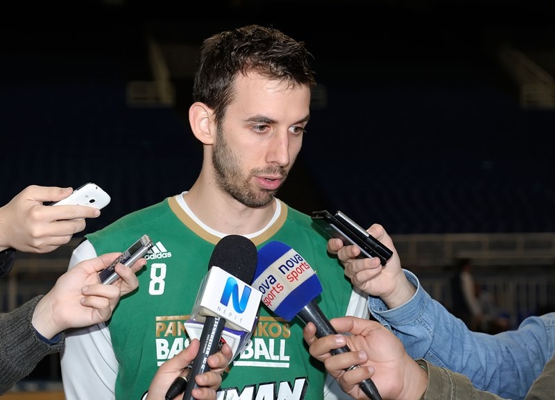 Ιβάνοβιτς: «Kόσμος και άμυνα δίνουν τη νίκη!» (photos)