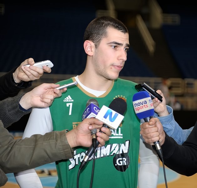 Ιβάνοβιτς: «Kόσμος και άμυνα δίνουν τη νίκη!» (photos)