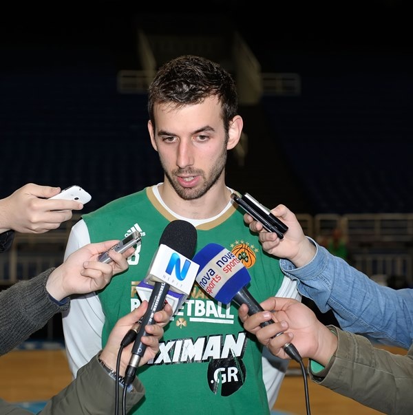 Ιβάνοβιτς: «Kόσμος και άμυνα δίνουν τη νίκη!» (photos)