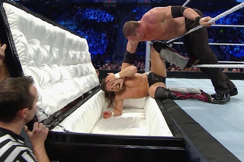 Raw… SmackDown: Στο φέρετρο ο Kane (photos+videos)