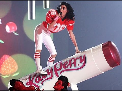 Υποσχέθηκε ... λιοντάρια και καρχαρίες στο Super Bowl η Κέιτι Πέρι (video)