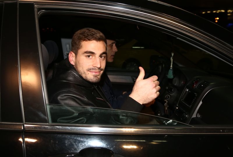 Onsports TV: Η άφιξη Μαυρία για Παναθηναϊκό (videos+photos)