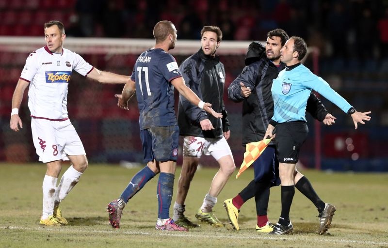Βέροια – Ολυμπιακός: Το ξέσπασμα Μπατιόν (photos)