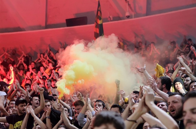 Ζουρνατσίδης: «Θα μας βγάλετε τρελούς;» (photos)