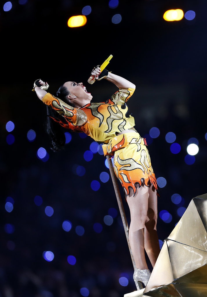 Super Bowl XLIX: Εντυπωσιακή η Katy Perry (video+photos)