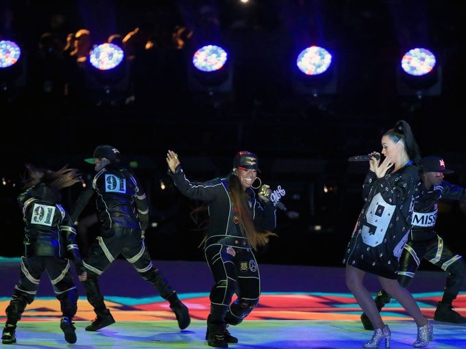 Super Bowl XLIX: Εντυπωσιακή η Katy Perry (video+photos)