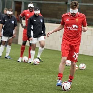 Λίβερπουλ:Προπόνηση με ομάδα τυφλών (video +photos)