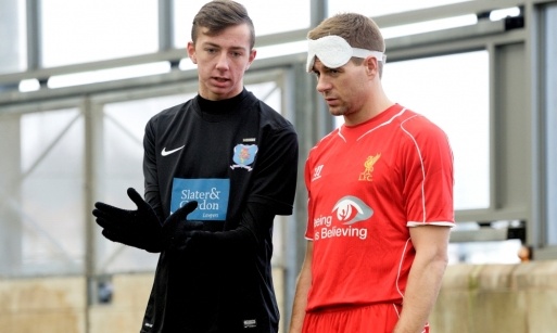 Λίβερπουλ:Προπόνηση με ομάδα τυφλών (video +photos)