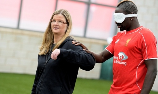 Λίβερπουλ:Προπόνηση με ομάδα τυφλών (video +photos)