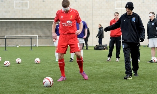 Λίβερπουλ:Προπόνηση με ομάδα τυφλών (video +photos)
