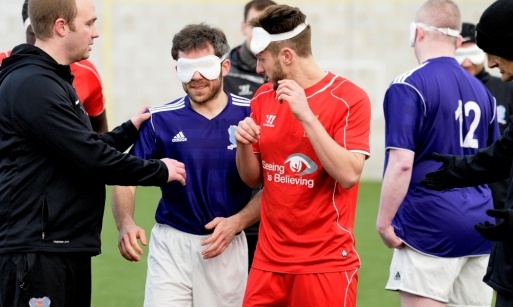 Λίβερπουλ:Προπόνηση με ομάδα τυφλών (video +photos)