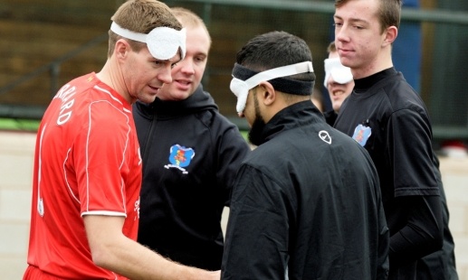 Λίβερπουλ:Προπόνηση με ομάδα τυφλών (video +photos)