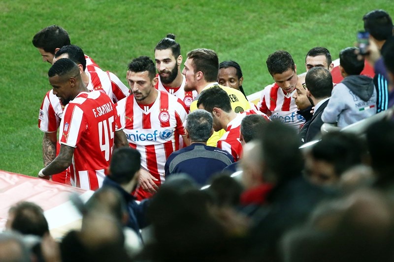 Ολυμπιακός: Αφιερωμένα στον Δουρέκα! (photos)