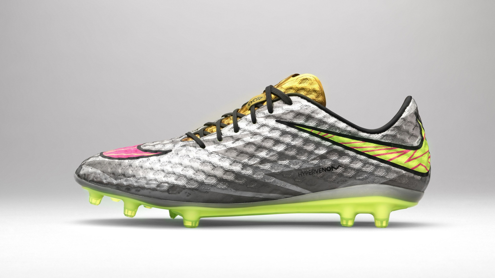 Ο Neymar Jr. και η Nike αποκαλύπτουν το Hypervenom Liquid Diamond