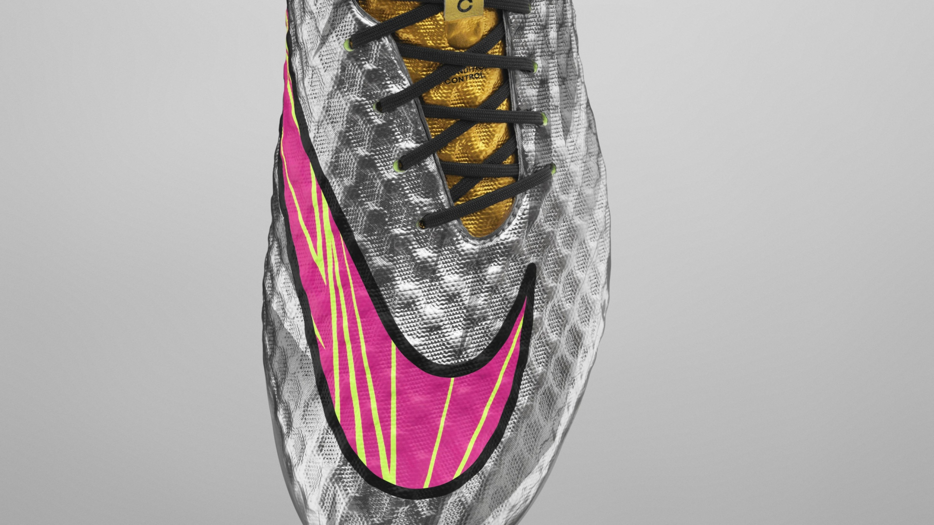 Ο Neymar Jr. και η Nike αποκαλύπτουν το Hypervenom Liquid Diamond