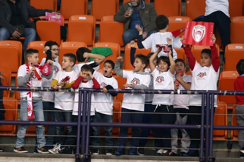 Ολυμπιακός: Πλημμύρισε παιδιά το ΣΕΦ (photos)