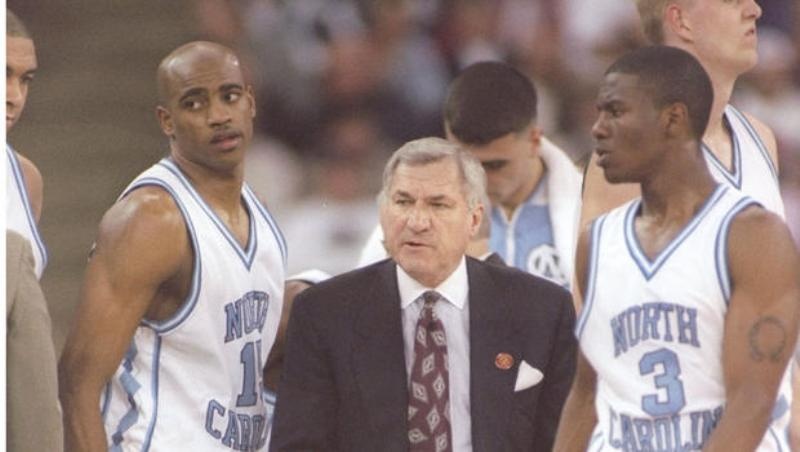 NCAA: «Έφυγε» ο Ντιν Σμιθ (photos)
