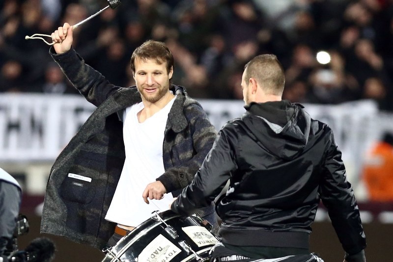 ΠΑΟΚ – Ολυμπιακός: Ο Μουσλίμοβιτς στο τύμπανο! (photo+video)