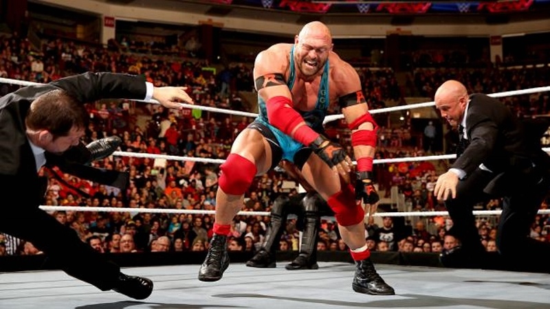 Raw: Μαζί και χωριστά οι Bryan και Reigns (videos+photos)
