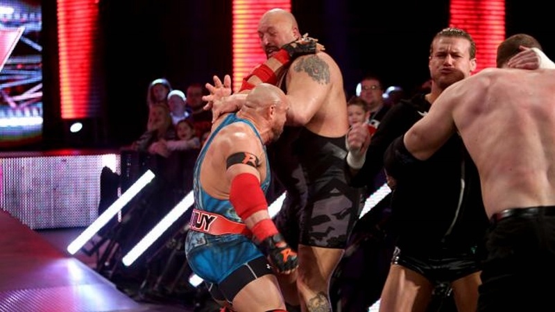Raw: Μαζί και χωριστά οι Bryan και Reigns (videos+photos)