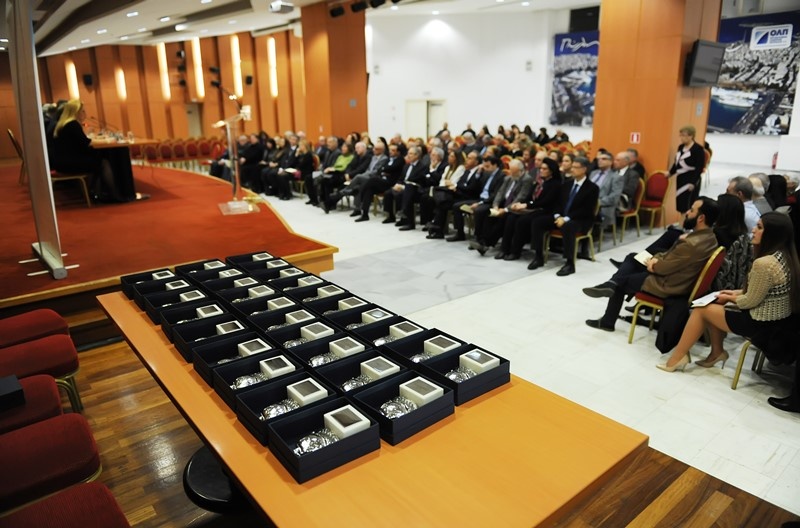 Ολυμπιακός: Η «Αργώ» βράβευσε Μαρινάκη (photos)