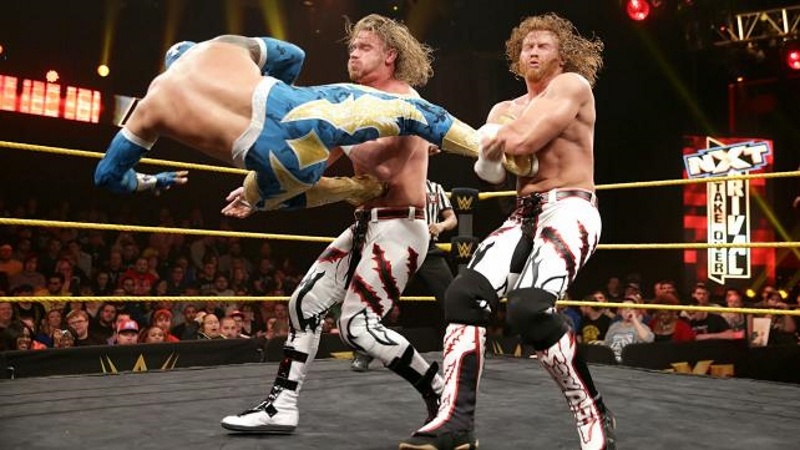 NXT: Καταστροφικός Owens, πρωταθλήτρια η Banks (photos+videos)