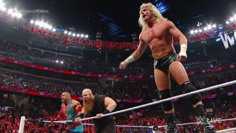 Raw: Ισοπεδωτικός Roman Reigns (videos+photos)