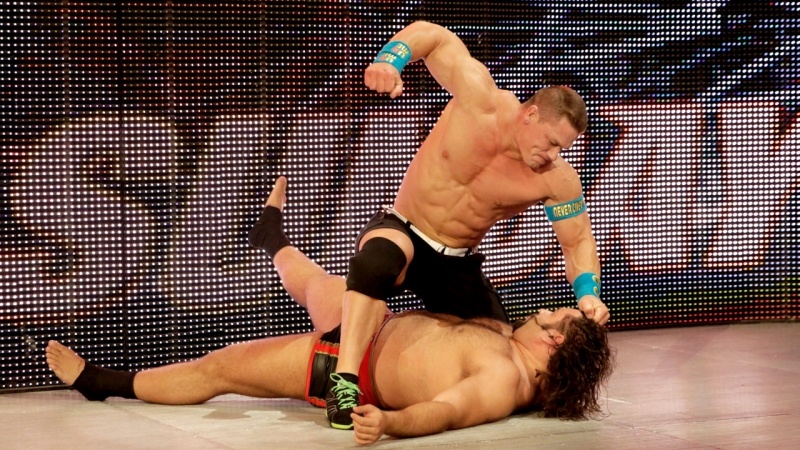 Raw: Ισοπεδωτικός Roman Reigns (videos+photos)