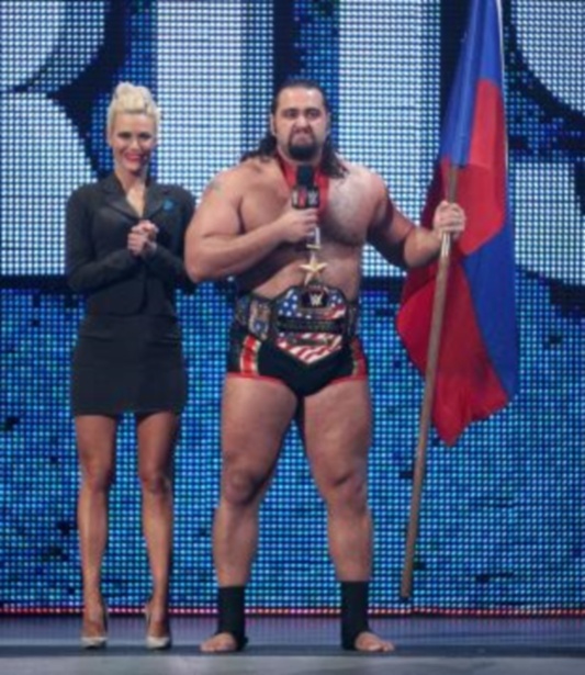 Raw: Ισοπεδωτικός Roman Reigns (videos+photos)