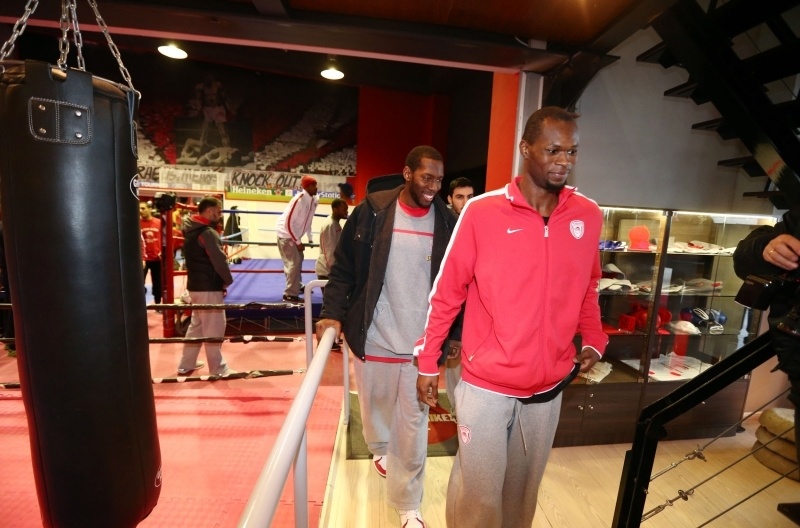 Ολυμπιακός: Έπαιξαν… μπουνιές (photos)