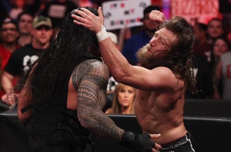 Raw: Ισοπεδωτικός Roman Reigns (videos+photos)