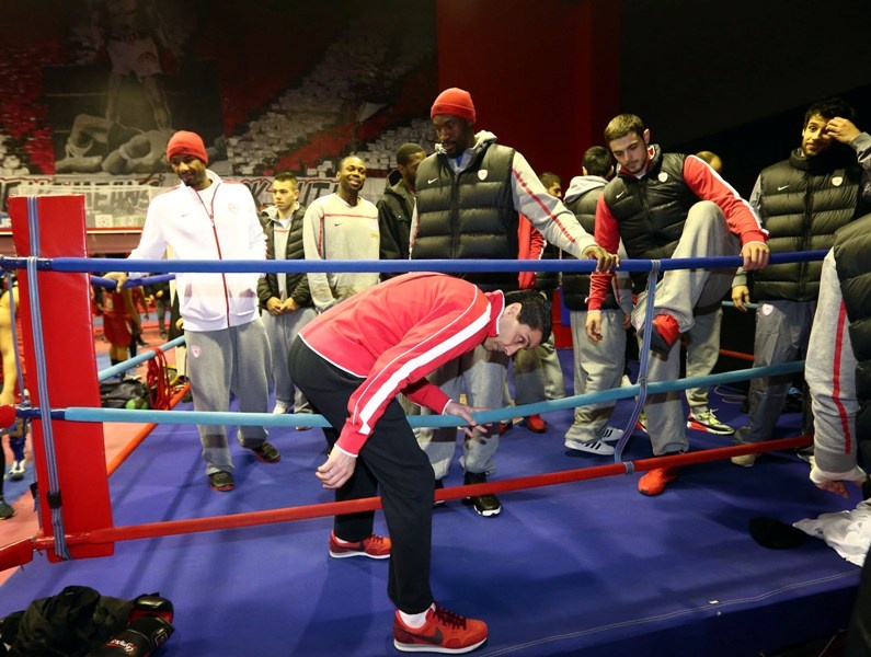 Ολυμπιακός: Έπαιξαν… μπουνιές (photos)