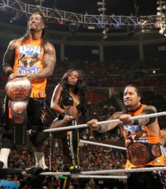 Raw: Ισοπεδωτικός Roman Reigns (videos+photos)