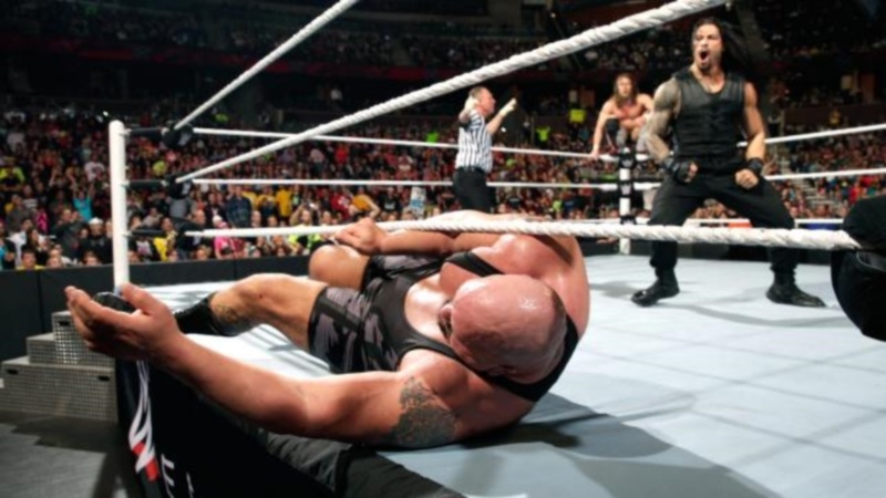 Raw: Ισοπεδωτικός Roman Reigns (videos+photos)