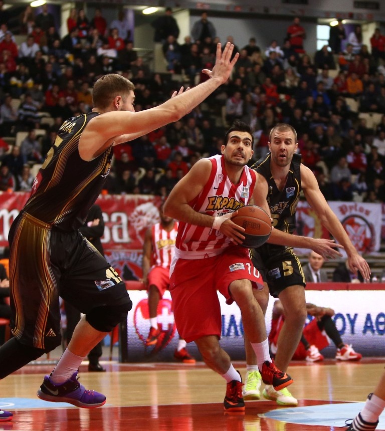 Basket League: Ολυμπιακός - ΑΕΚ 83-77 (photos)