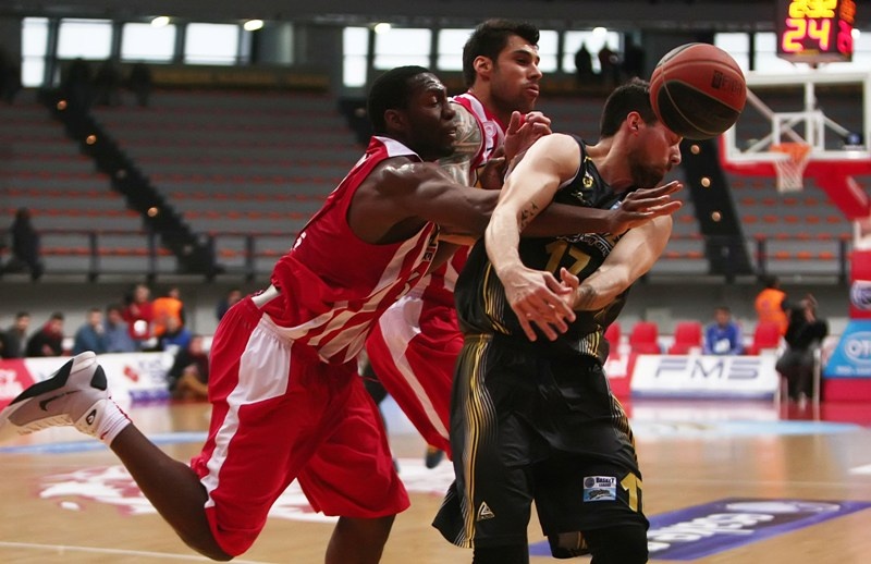 Basket League: Ολυμπιακός - ΑΕΚ 83-77 (photos)
