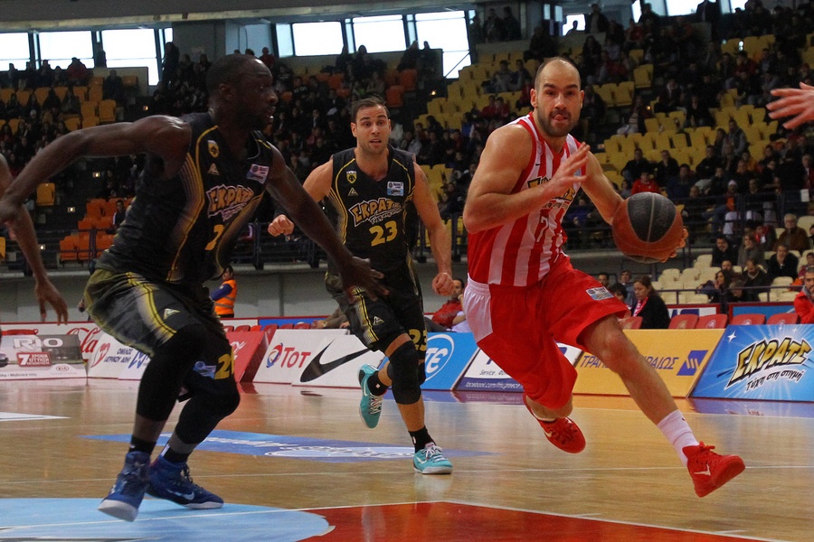 Basket League: Ολυμπιακός - ΑΕΚ 83-77 (photos)