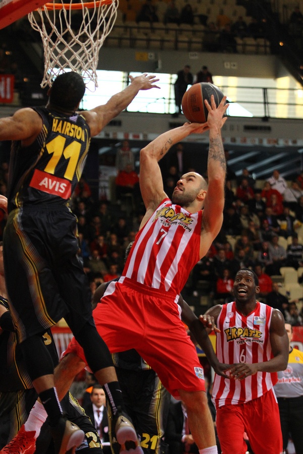 Basket League: Ολυμπιακός - ΑΕΚ 83-77 (photos)